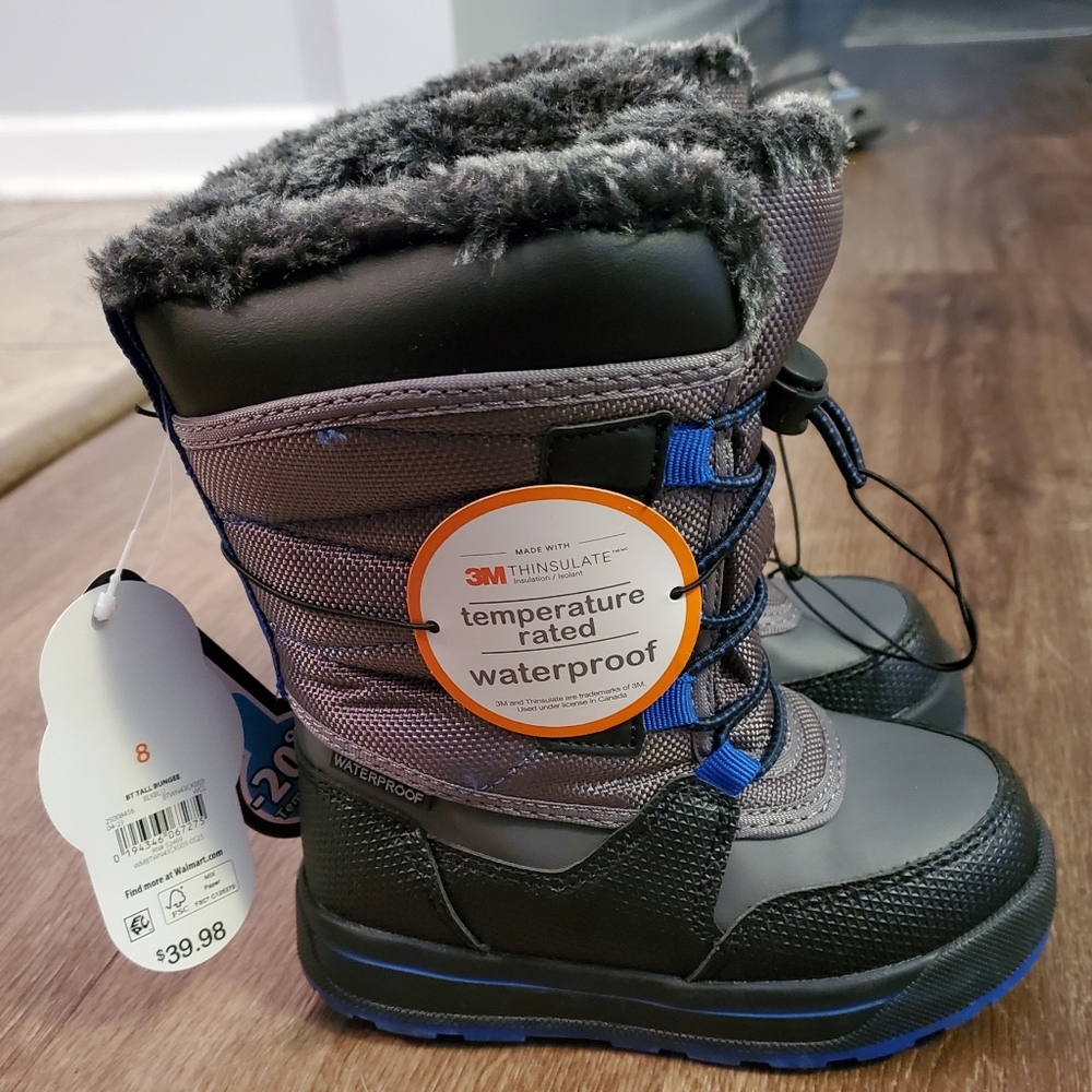 Boys size 8 waterproof snow boots NWT